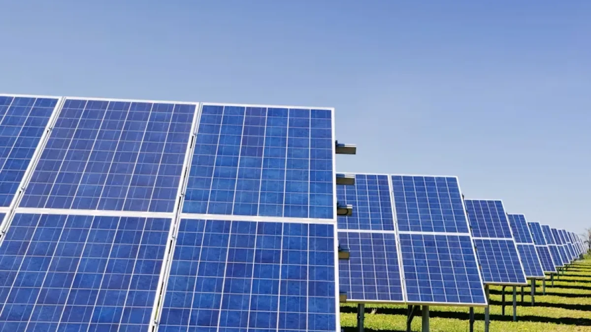 ¿Cuál es el impacto ambiental y económico de la energía solar en Chile?