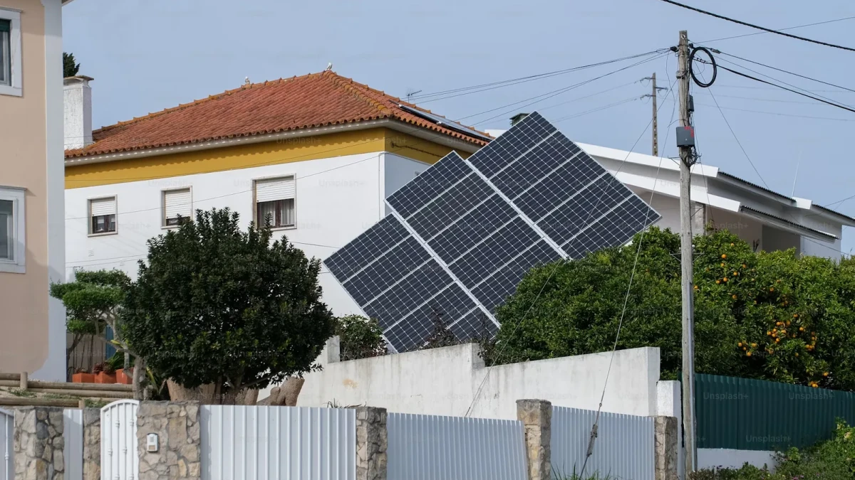 Paneles solares en la playa ¿cómo lograr que el sol trabaje a tu favor junto al mar?
