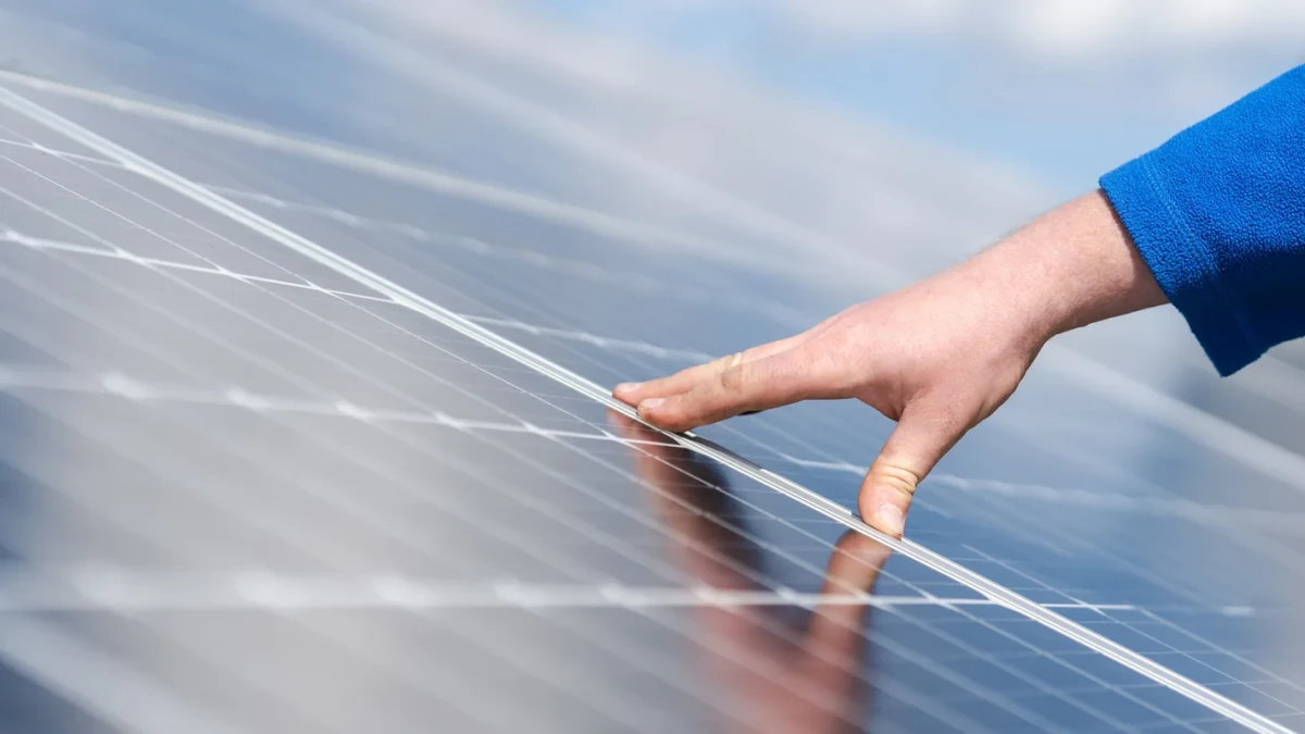 ¿Cuál es el precio de instalar paneles solares en mi casa?