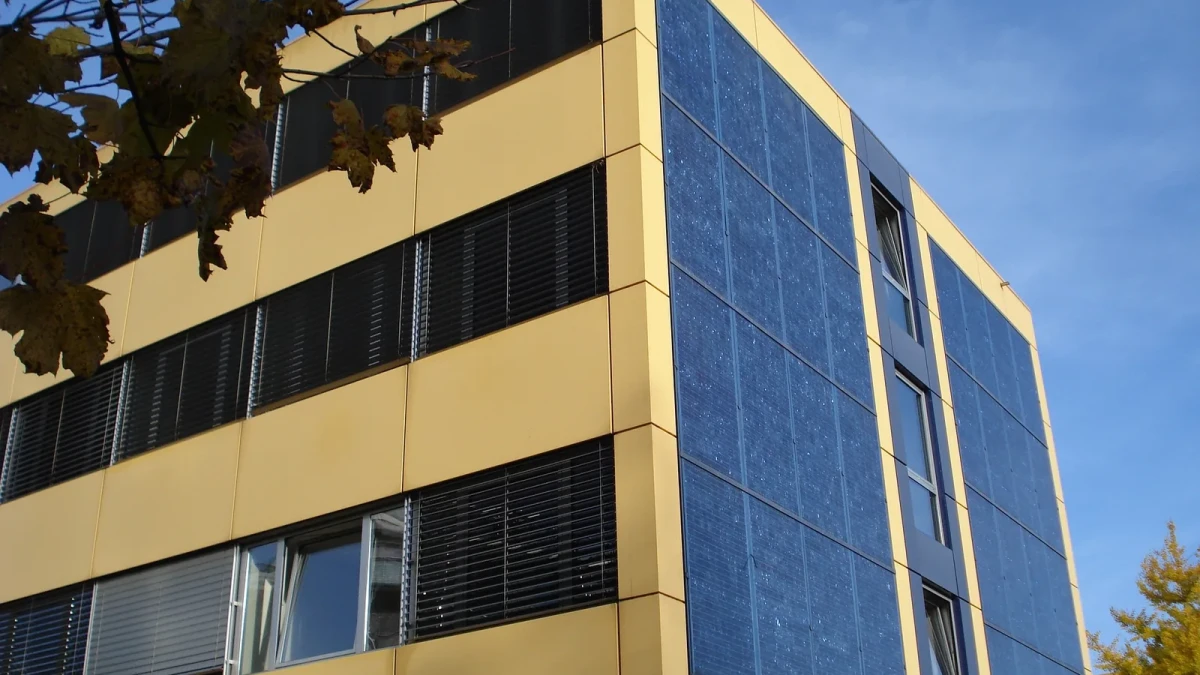 Instalación de paneles solares en edificios