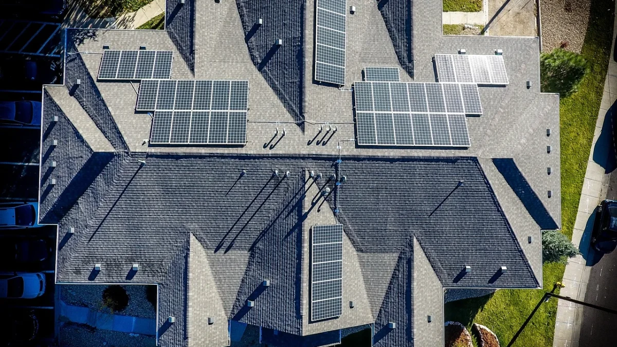 ¿Qué requisitos necesito para instalar paneles solares en mi casa?