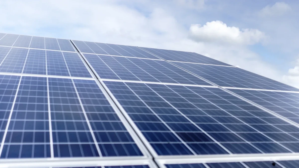 ¿Cuánto duran los paneles solares?