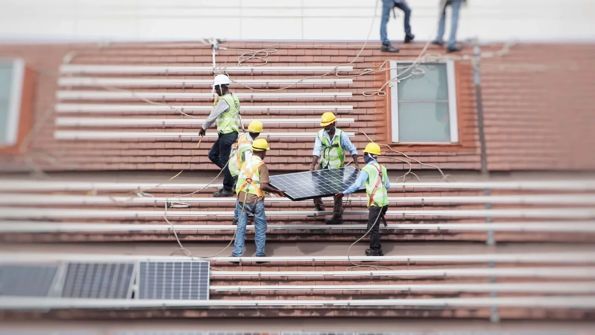 Guía completa para dar mantenimiento a tus paneles solares
